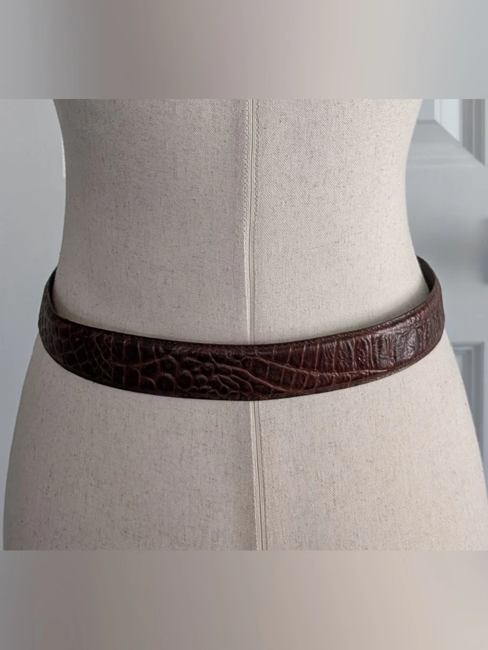 Vintage Captiva Collectibles Brown Croc-Embossed Leather Belt Silver Buckle Sz S